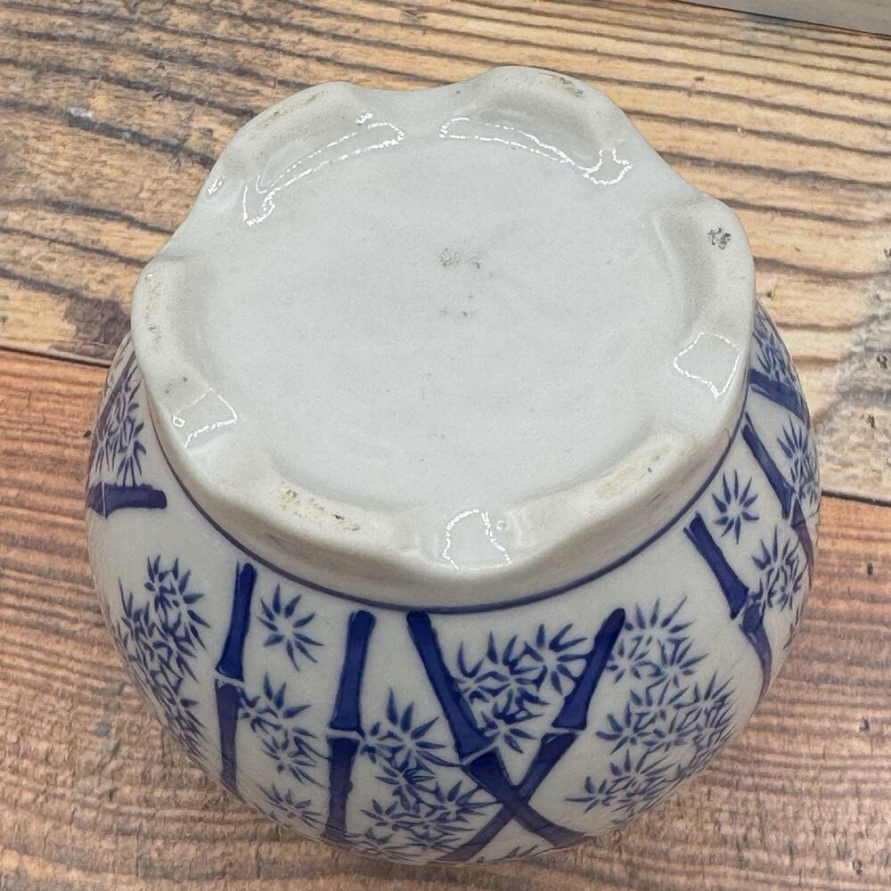 Vintage Blue White Bamboo Chinoiserie Vase Planter 4" Scalloped Round - Picture 6 of 6